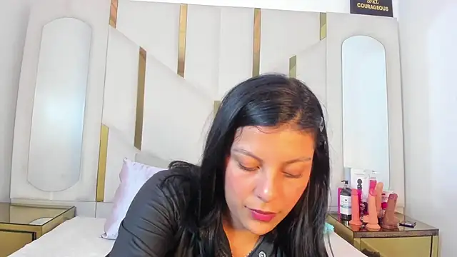 Salmaportman69 online show from January 9, 2026, 2:42 pm