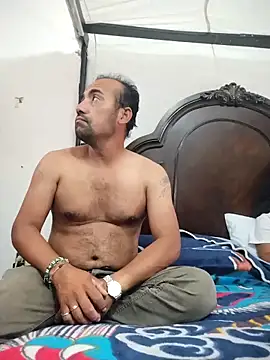 Goloso2423 online show from December 3, 2025, 8:23 am