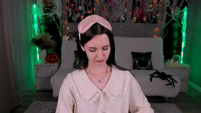 SamanthaaaWalker online show from October 8, 2025, 8:28 pm