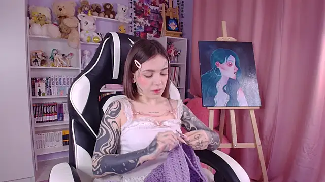 Snapshot of Catharsisi chatting on January 17, 2025, 4:15 pm Catharsisi online show from January 17, 2025, 4:15 pm