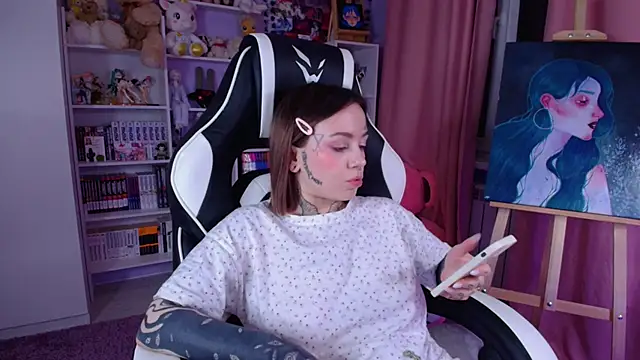 Snapshot of Catharsisi chatting on February 14, 2025, 5:46 pm Catharsisi online show from February 14, 2025, 5:46 pm