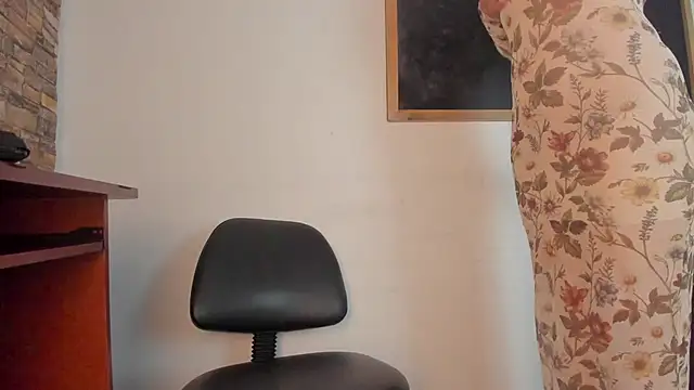 Miiss eva online show from November 4, 2025, 11:31 am