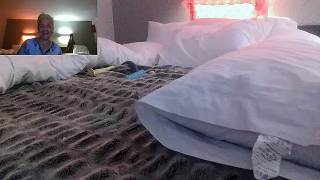 AQuickPhyx online show from January 24, 2025, 11:15 am