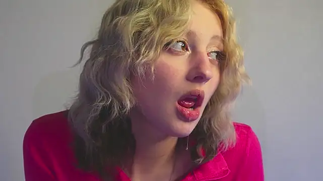 Snapshot of milasmiu chatting on January 23, 2025, 6:14 pm milasmiu online show from January 23, 2025, 6:14 pm