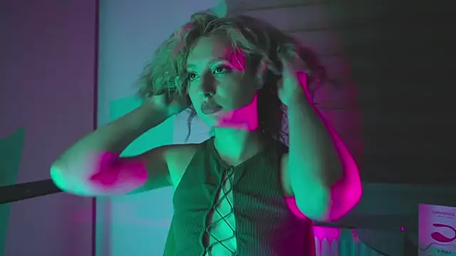 Snapshot of milasmiu chatting on January 28, 2025, 9:19 pm milasmiu online show from January 28, 2025, 9:19 pm