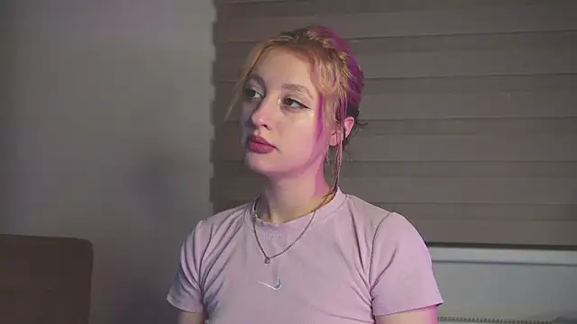 Snapshot of milasmiu chatting on January 29, 2025, 3:04 pm milasmiu online show from January 29, 2025, 3:04 pm