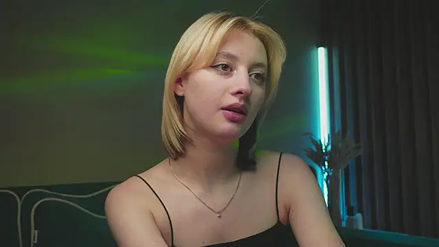 Snapshot of milasmiu chatting on February 19, 2025, 9:25 pm milasmiu online show from February 19, 2025, 9:25 pm