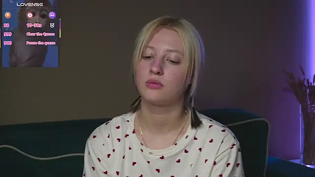 Snapshot of milasmiu chatting on March 9, 2025, 11:35 pm milasmiu online show from March 9, 2025, 11:35 pm