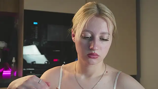 Snapshot of milasmiu chatting on March 15, 2025, 5:04 pm milasmiu online show from March 15, 2025, 5:04 pm