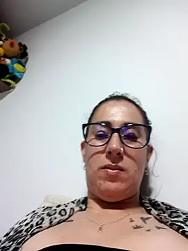 CHARLOTTE 1711 online show from January 9, 2026, 5:10 am