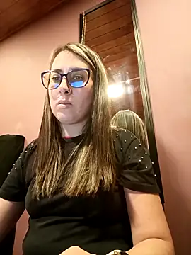 CHARLOTTE 1711 online show from April 9, 2026, 3:50 am