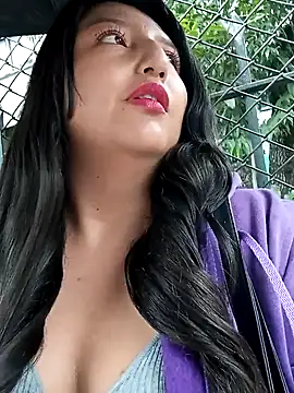 Snapshot of Melyy_Edii chatting on February 11, 2025, 8:20 pm Melyy Edii online show from February 11, 2025, 8:20 pm