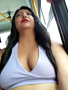 Snapshot of Melyy_Edii chatting on March 20, 2025, 7:35 pm Melyy Edii online show from March 20, 2025, 7:35 pm