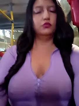 Snapshot of Melyy_Edii chatting on November 6, 2025, 11:15 pm Melyy Edii online show from November 6, 2025, 11:15 pm