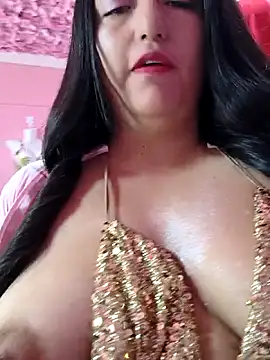 Snapshot of Melyy_Edii chatting on February 3, 2026, 8:25 pm Melyy Edii online show from February 3, 2026, 8:25 pm