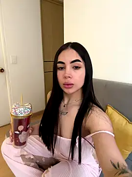 tamy xoo online show from December 13, 2025, 7:53 pm