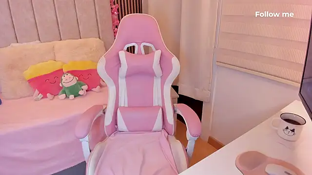 tamy xoo online show from April 18, 2026, 8:09 pm