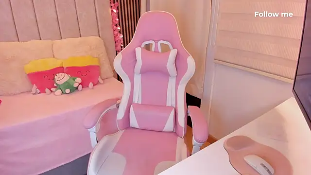 tamy xoo online show from April 24, 2026, 6:10 pm