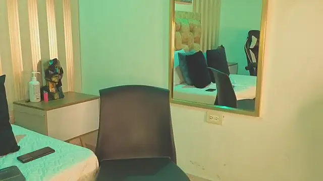 avis lara online show from March 10, 2026, 7:30 pm