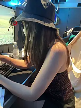 Snapshot of anan2025 chatting on November 18, 2025, 2:54 pm anan2025 online show from November 18, 2025, 2:54 pm