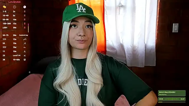 Annycolin  online show from January 24, 2025, 8:43 pm