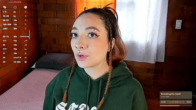 Annycolin  online show from March 6, 2025, 7:10 pm