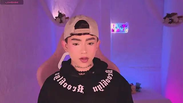 Evan Hunter online show from November 10, 2025, 11:31 am