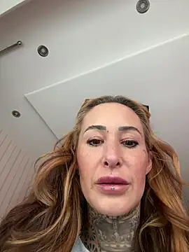 Snapshot of Black_sweet_Rose chatting on January 10, 2026, 2:19 pm Black sweet Rose online show from January 10, 2026, 2:19 pm