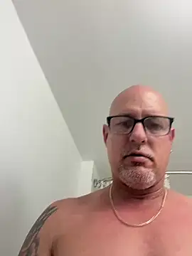 carlospingalinda online show from February 8, 2025, 9:15 pm