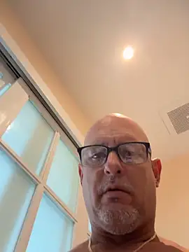 carlospingalinda online show from September 24, 2025, 8:34 pm