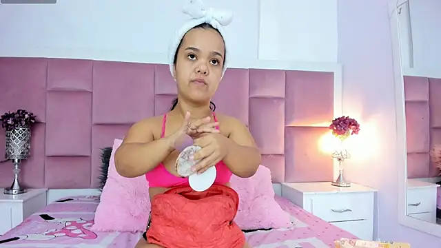 Snapshot of AnieRey chatting on January 20, 2025, 11:56 am AnieRey online show from January 20, 2025, 11:56 am