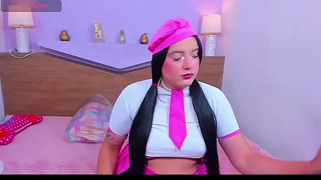 Snapshot of ScarletEmber3 chatting on September 18, 2025, 5:53 am ScarletEmber3 online show from September 18, 2025, 5:53 am