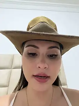 Aitana Hilton  online show from February 8, 2025, 1:43 am