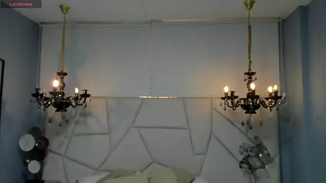 Aitana Hilton  online show from November 22, 2025, 12:04 pm