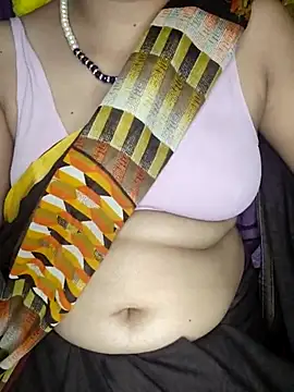 nikkibenza online show from March 19, 2025, 4:55 pm