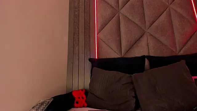 SabrinaSpell  online show from February 21, 2025, 11:55 am