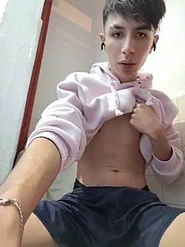 adriaav online show from April 15, 2026, 9:05 am