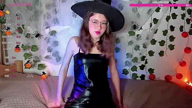 Snapshot of Sakura_Mmio chatting on October 31, 2025, 3:18 am Sakura Mmio online show from October 31, 2025, 3:18 am