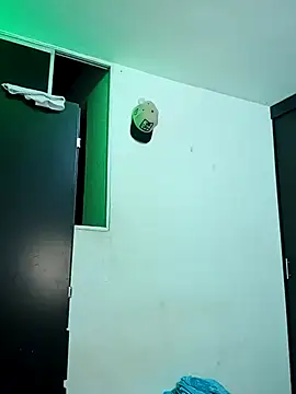 Latinos 2001 online show from January 25, 2025, 3:09 am