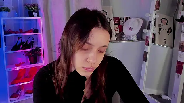 Snapshot of Sahara_Shields chatting on November 10, 2025, 10:14 am Sahara Shields online show from November 10, 2025, 10:14 am