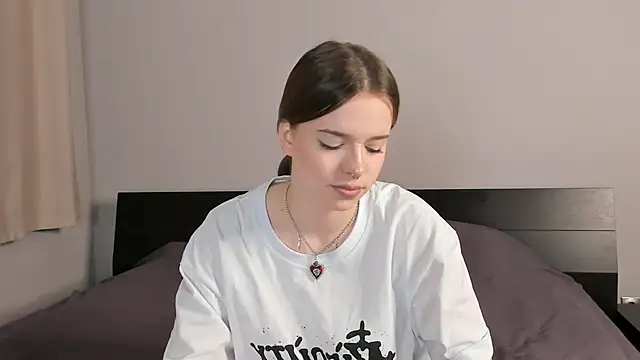 MonaClive online show from January 19, 2025, 7:25 am