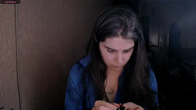  Roselina  online show from February 6, 2025, 3:09 pm