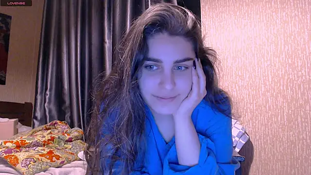  Roselina  online show from February 18, 2025, 4:37 pm