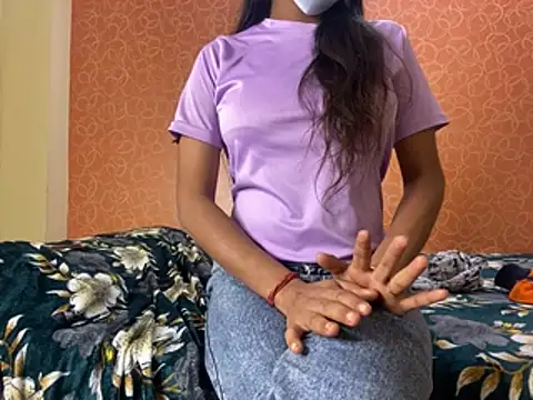 Snapshot of Sandhya_lovely chatting on January 15, 2025, 9:35 am Sandhya lovely online show from January 15, 2025, 9:35 am