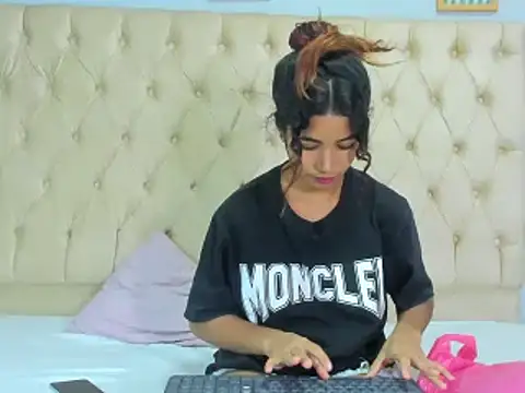 Snapshot of yian_meghan chatting on March 19, 2025, 1:21 am yian meghan online show from March 19, 2025, 1:21 am