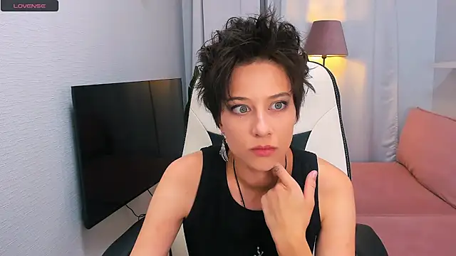 via mayer  online show from September 11, 2025, 9:04 pm