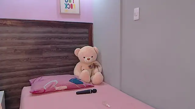 AdaaMillan online show from October 8, 2025, 11:30 am