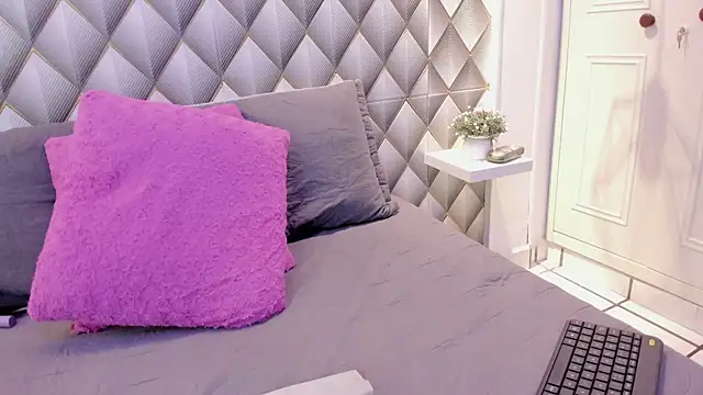 Snapshot of Christal_Golden chatting on February 27, 2025, 9:47 pm Christal Golden online show from February 27, 2025, 9:47 pm
