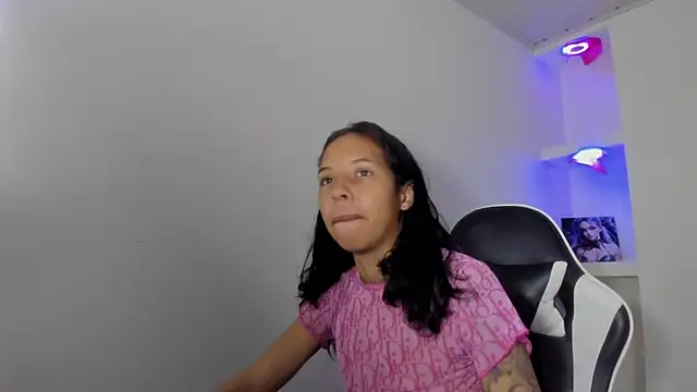 Miss sparkle00 online show from November 30, 2025, 4:49 am