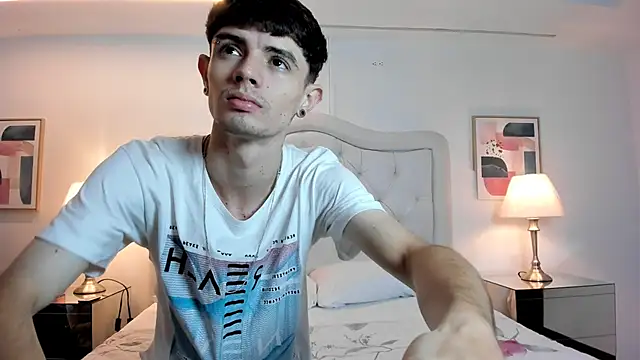 Snapshot of connor_and_angel chatting on March 6, 2025, 7:32 pm connor and angel online show from March 6, 2025, 7:32 pm